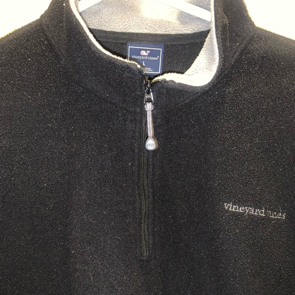 vineyard vines pull over black jacket